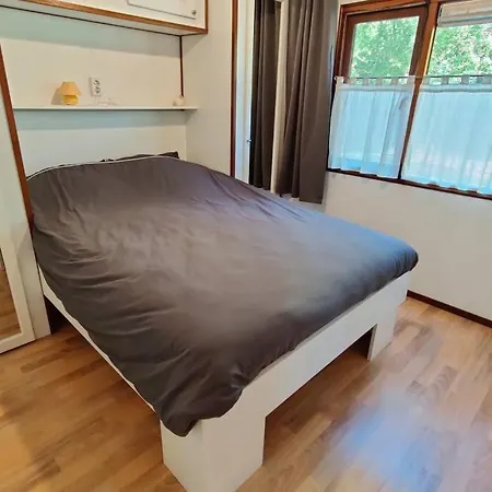 Chalet In Bosrijke Omgeving Op Chaletpark Kempenbos Naast Duc De Brabant Voor 2-3-4-5 Personen * Diessen