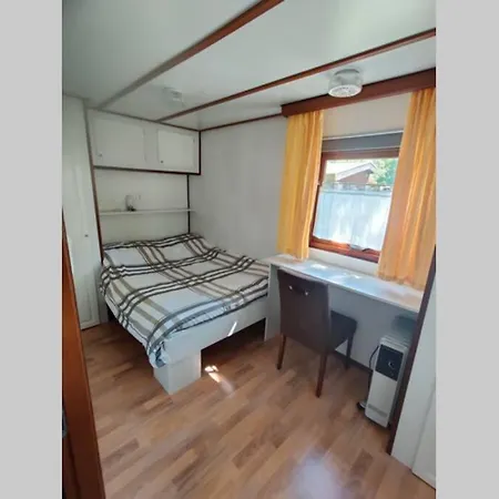 Chalet In Bosrijke Omgeving Op Chaletpark Kempenbos Naast Duc De Brabant Voor 2-3-4-5 Personen