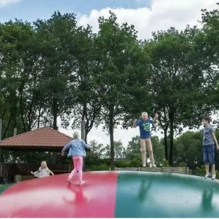 Chalet In Bosrijke Omgeving Op Chaletpark Kempenbos Naast Duc De Brabant Voor 2-3-4-5 Personen *