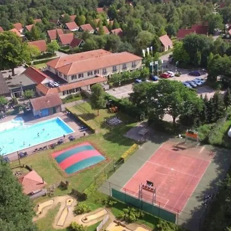 Horská chata Chalet In Bosrijke Omgeving Op Chaletpark Kempenbos Naast Duc De Brabant Voor 2-3-4-5 Personen