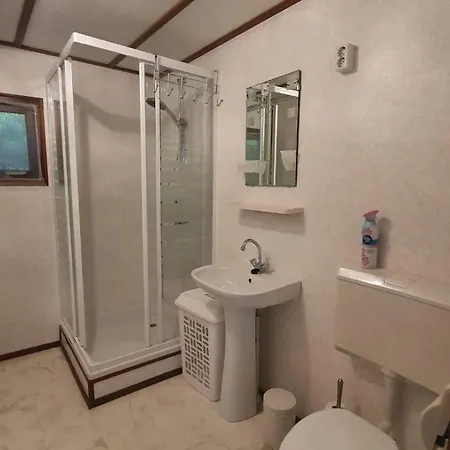 Chalet In Bosrijke Omgeving Op Chaletpark Kempenbos Naast Duc De Brabant Voor 2-3-4-5 Personen *