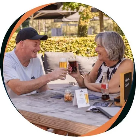 Chalet In Bosrijke Omgeving Op Chaletpark Kempenbos Naast Duc De Brabant Voor 2-3-4-5 Personen