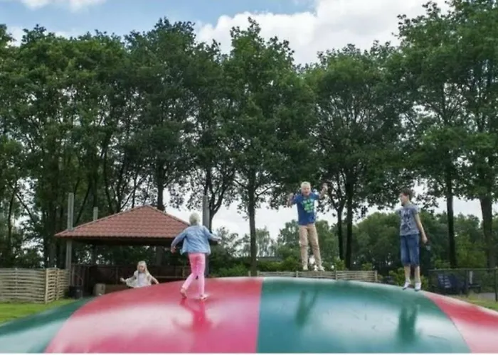 Chalet In Bosrijke Omgeving Op Chaletpark Kempenbos Naast Duc De Brabant Voor 2-3-4-5 Personen *