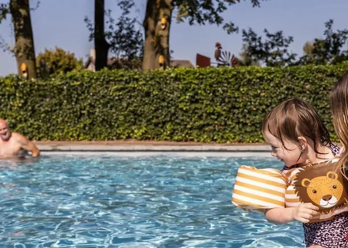 Chalet In Bosrijke Omgeving Op Chaletpark Kempenbos Naast Duc De Brabant Voor 2-3-4-5 Personen 木屋 *