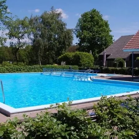 Chalet In Bosrijke Omgeving Op Chaletpark Kempenbos Naast Duc De Brabant Voor 2-3-4-5 Personen 木屋 *