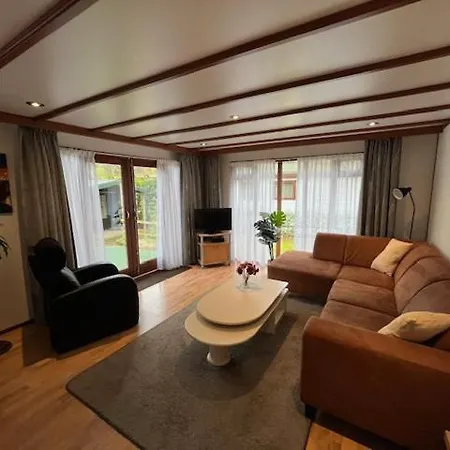 Chalet In Bosrijke Omgeving Op Chaletpark Kempenbos Naast Duc De Brabant Voor 2-3-4-5 Personen * 迪森