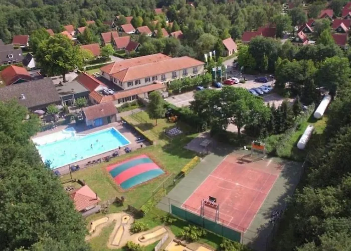 샬레 Chalet In Bosrijke Omgeving Op Chaletpark Kempenbos Naast Duc De Brabant Voor 2-3-4-5 Personen